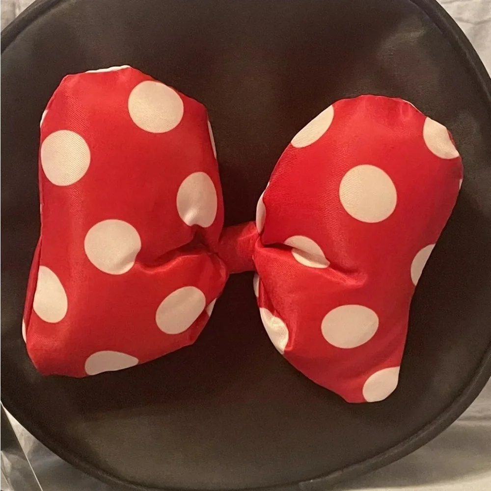 NEW Walt Disney Minnie Mouse Round Crossbody Bag Purse w/ Red Polka Dot Bow